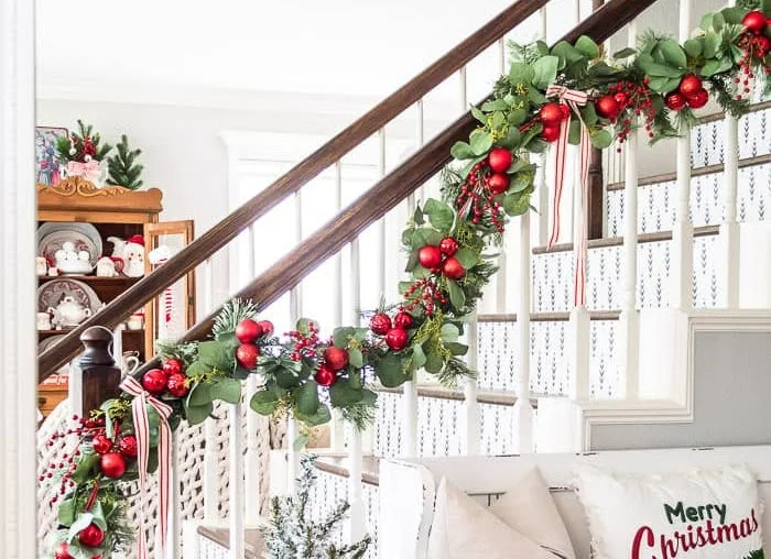 Bows and Garlands on the Stairs Christmas décor