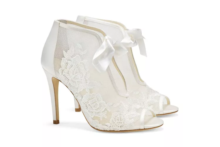 Belle Belle Lace Embroidered Bootie