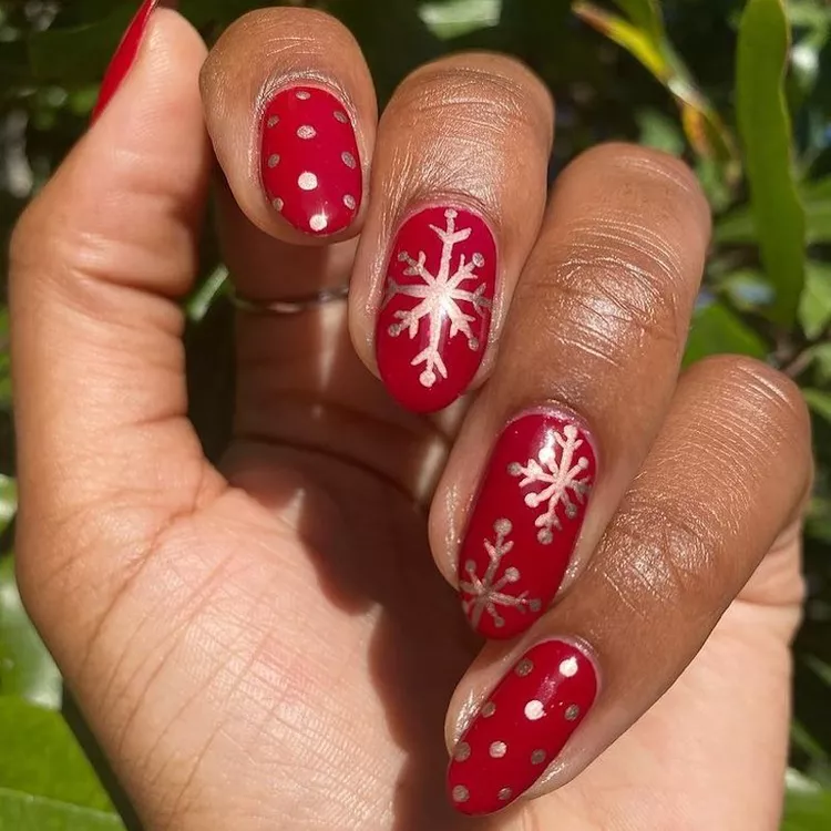 Merry Berry Mani Snowflake Nails