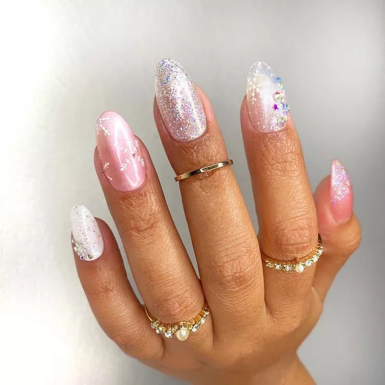 Pretty in Pink Snowflakes nail