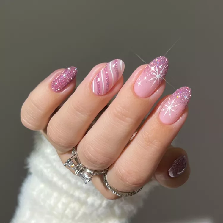 Pink Christmas Snowflakes Nail