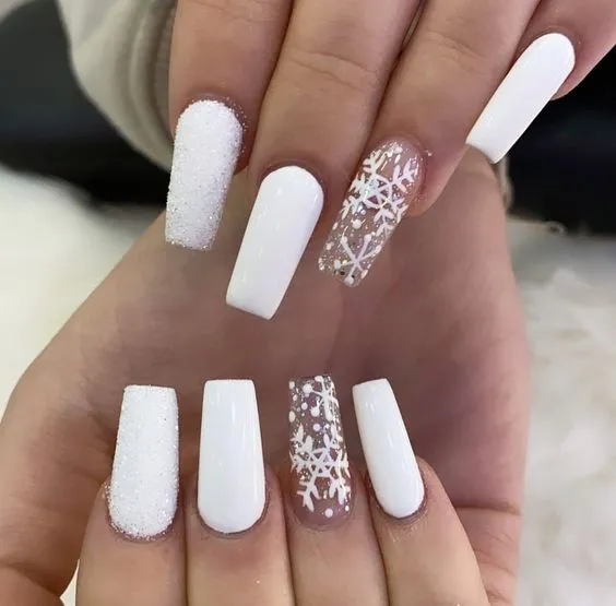  Stunning White Christmas Nail 